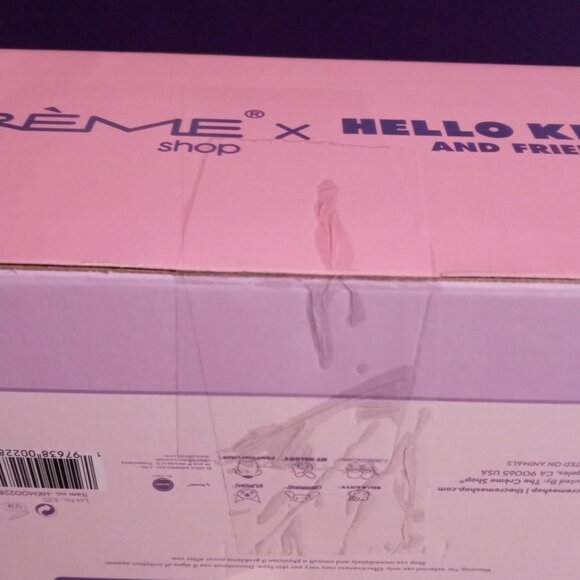 Hello Kitty and Creme Shop Mystery Beauty Box - Unopened - Picture 4 of 4